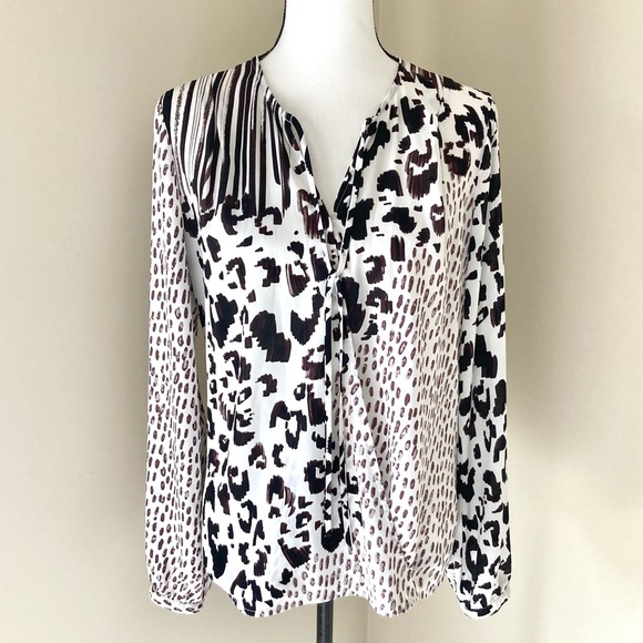 Cabi Skin Print Wrap Top Size M - Picture 2 of 11